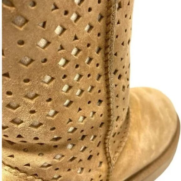 UGG Australia Classic Short Flora Perf Brown Suede Boots - Size 7 - Picture 10 of 14